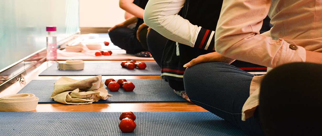 حکا بارداری (حرکات کششی اصلاحی دوران بارداری) (یوگا بارداری)