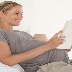 کتابخوانی برای جنین