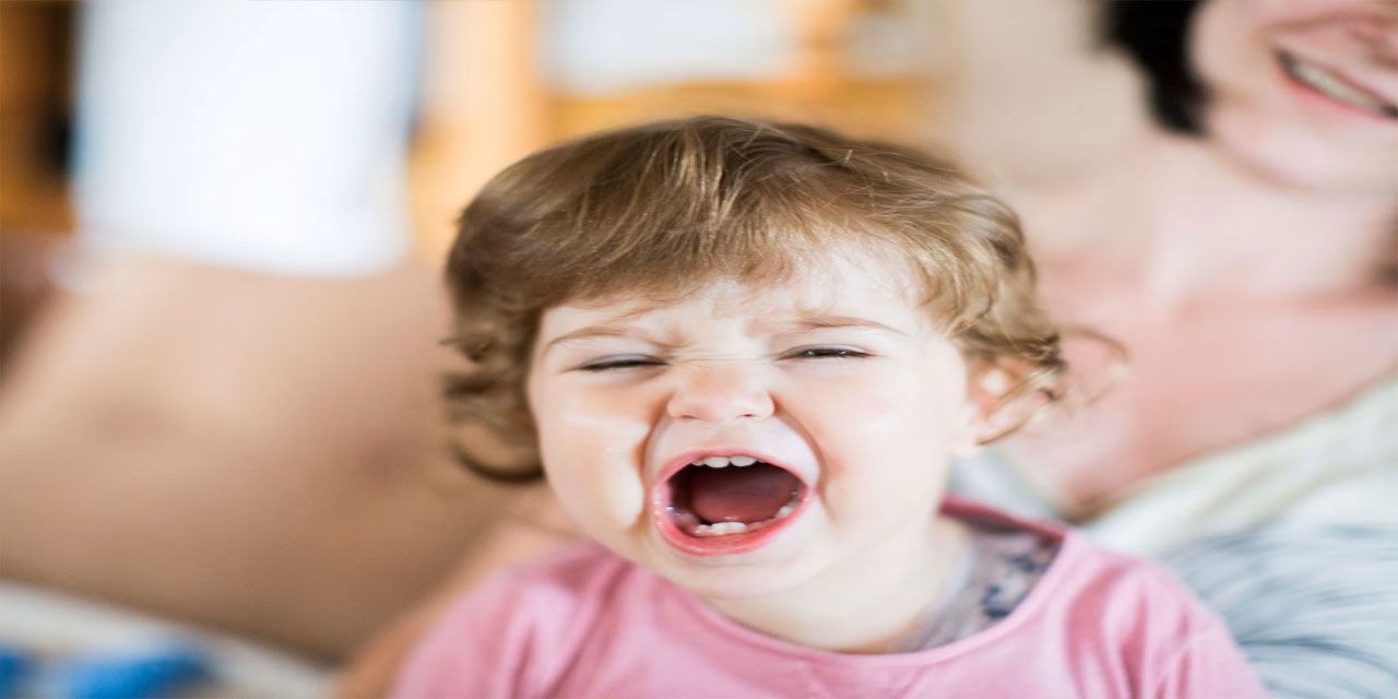 چرا کودکم جیغ میزند